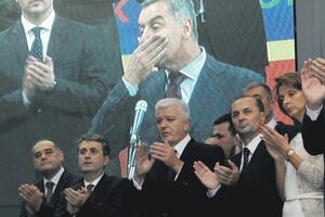 Funkcioneri za članarinu u partiji plaćaju od 30 do 150 eura...