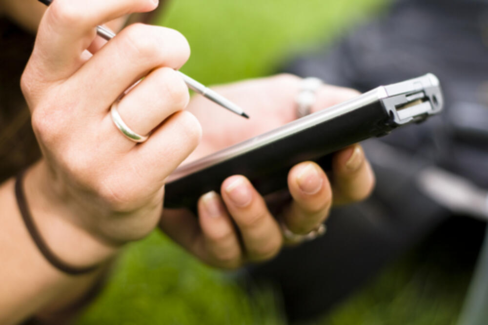 mobilni telefon, Foto: Shutterstock.com