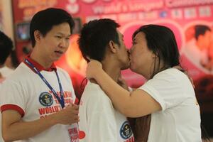 Najduži poljubac bračnog para sa Tajlanda