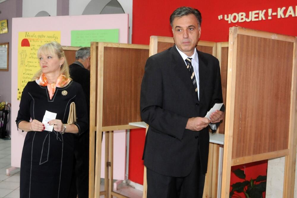Filip Vujanović glasanje, Foto: Boris Pejović