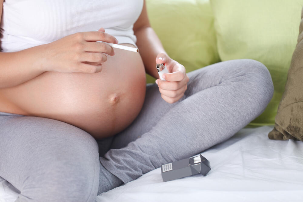 abortus, trudnica, cigarete
