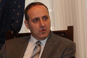 Popović ostaje poslanik, neće u Upravu za mlade i sport