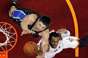 Dabl-dabl Vučevića i Pekovića, preokret Lejkersa