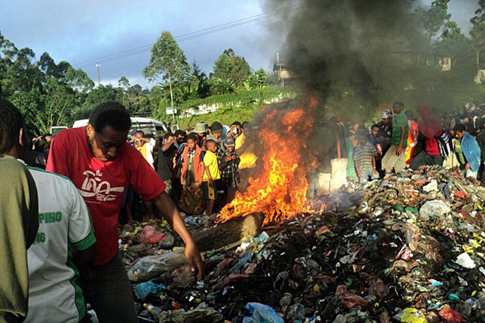 Spaljivanje žene, Papua Nova Gvineja, Foto: Beta/AP