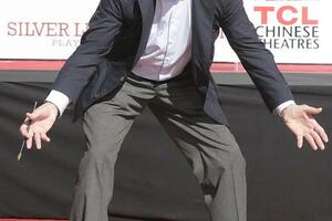 Robert De Niro ostavio otiske šaka i stopala ispred Kineskog teatra