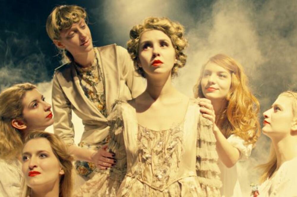 Svi na pod, Foto: Facebook