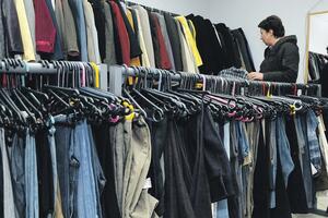 Mladi rijetko kupuju u "second hand" buticima uprkos niskim...