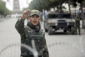 Tunis raspoređuje vojne trupe na svojoj granici