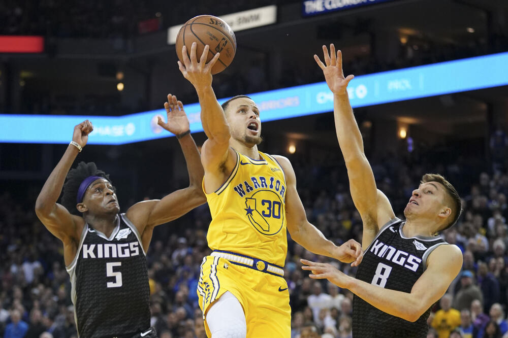 Kari u duelu sa Foksom i Bogdanovićem, Foto: Reuters