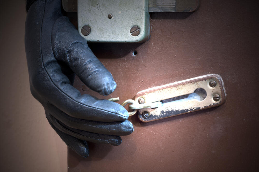 Obijanje, Lopov, Foto: Shutterstock