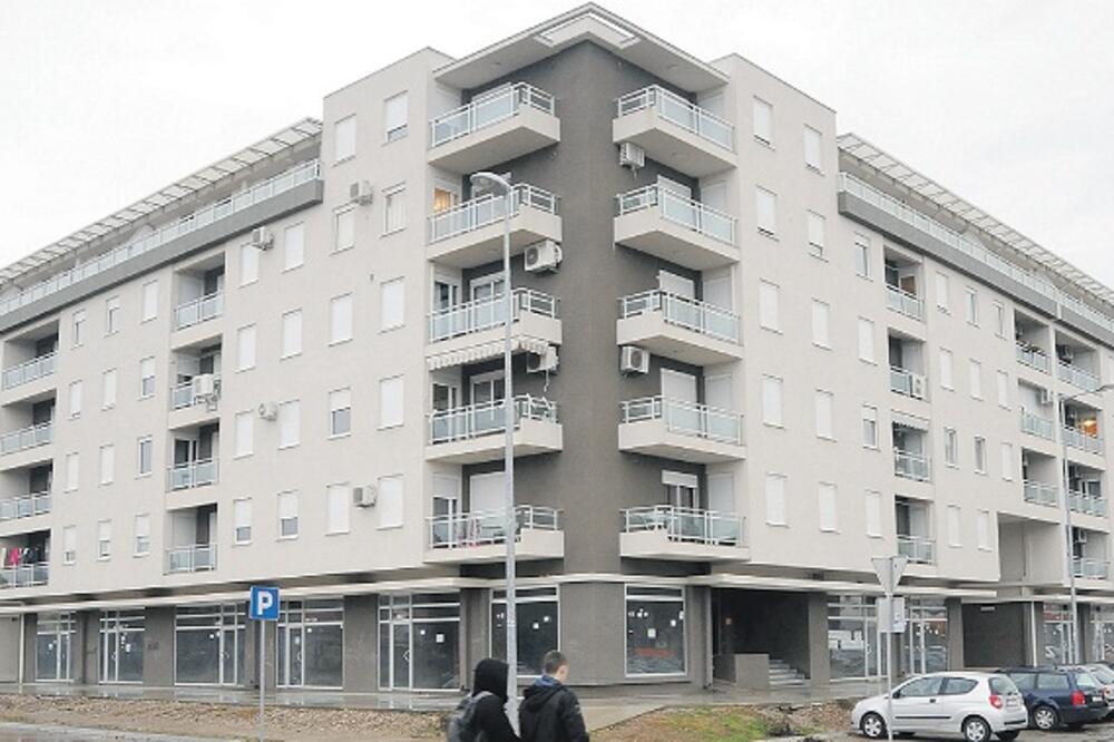 Vojna zgrada Tološi, Foto: Luka Zeković