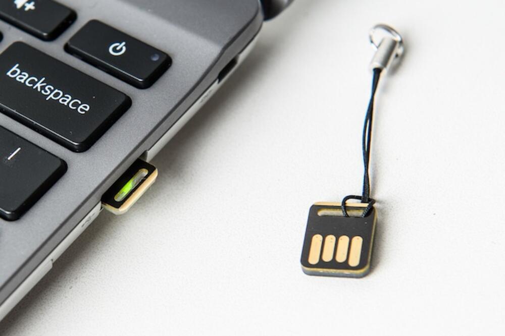 USB token, Google, Foto: Google