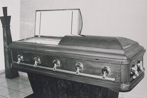 Šveđanin napravio mrtvački sanduk sa zvučnicima