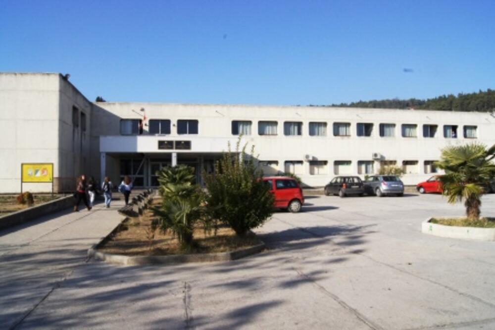 OŠ Maršal Tito Ulcinj, Foto: Visitulcinj.org