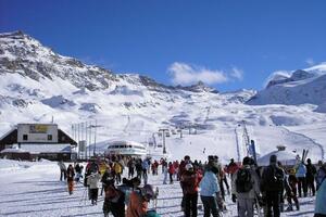 Kobno skijanje u Italiji: Poginulo šestoro Rusa