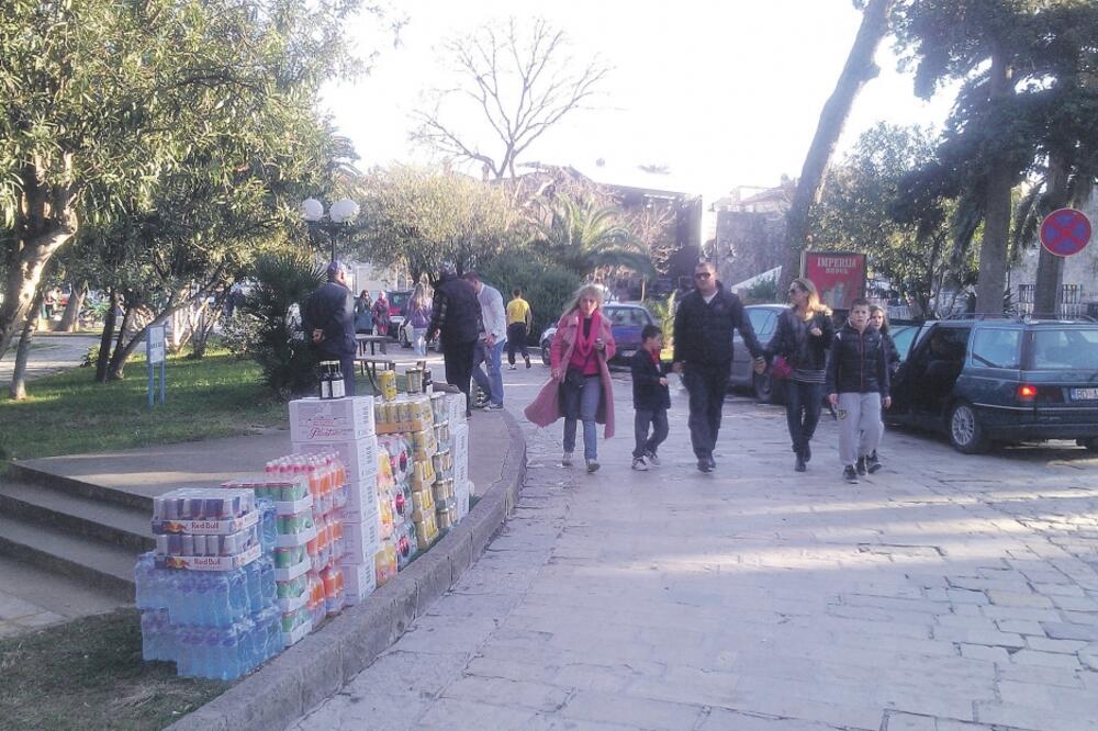 ulični prodavac Budva, Foto: Čitalac reporter