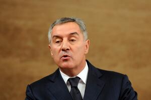 Đukanović primao 1.500 eura u svojoj firmi