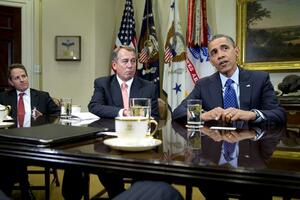 SAD na ivici "fiskalne litice": Zaduženost države 16,4 biliona...