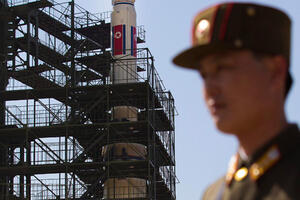 Vojska J.Koreje: Pjongjang je lansirao raketu koja može da dosegne...