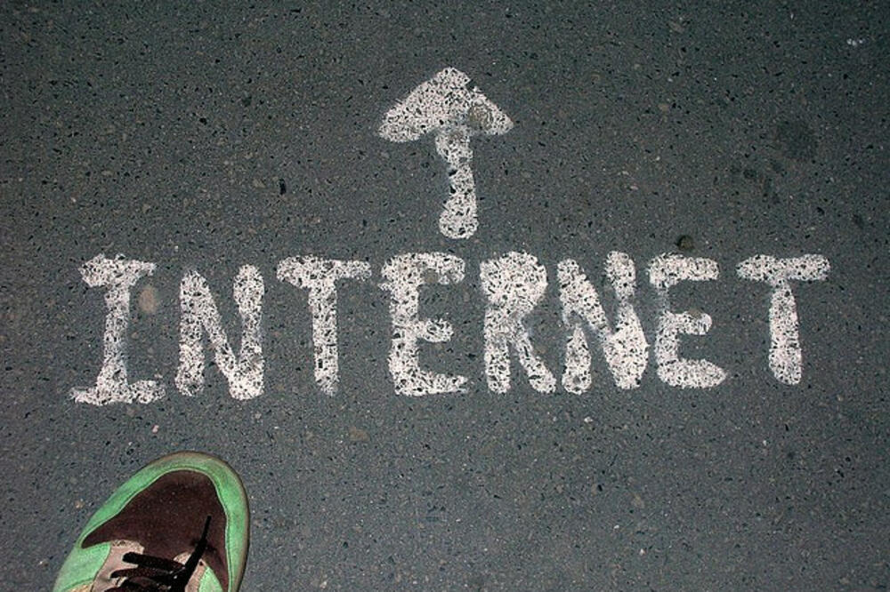 internet, Foto: Flickr.com/transkamp