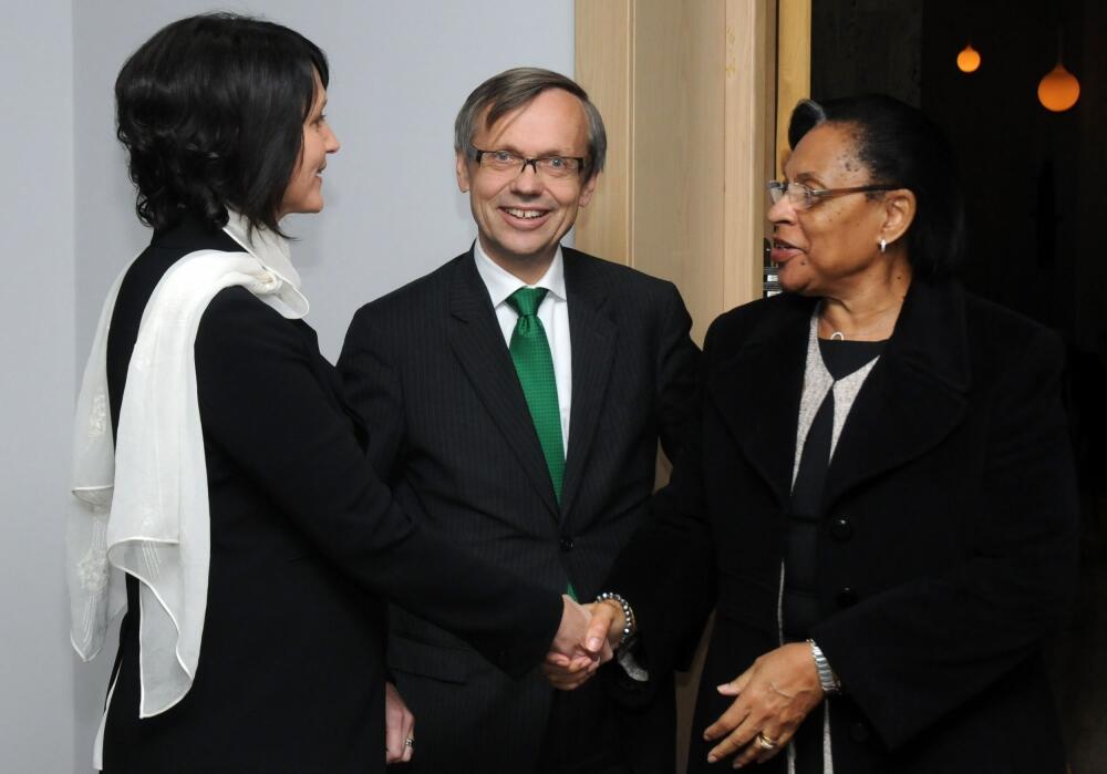 Karen Hilsen, Sju Kej Braun