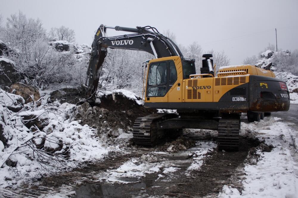 Cetinje, kružni tok, Foto: Danijela Lasica