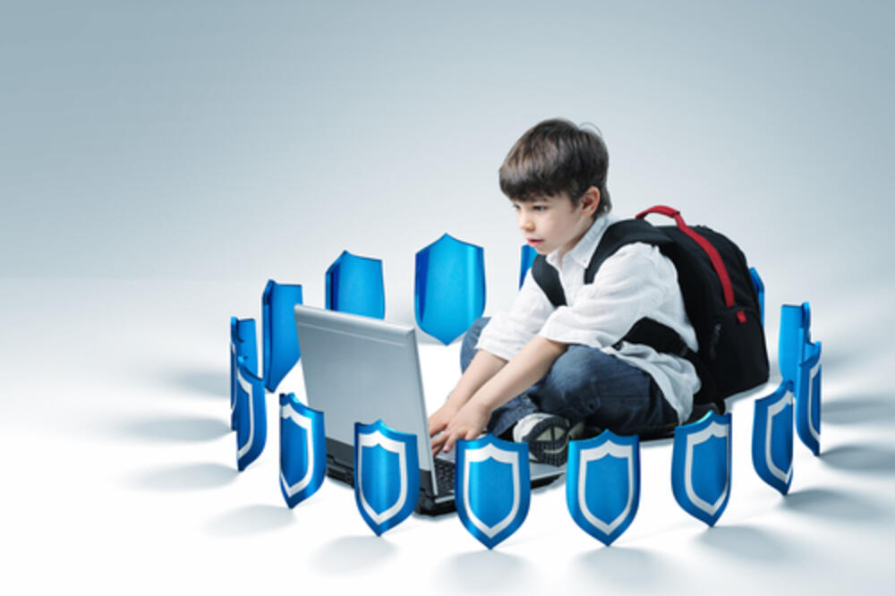 Internet Safety Day, sajber bezbjednost, internet, Foto: Shutterstock.com
