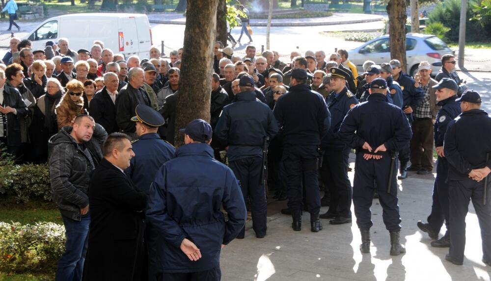 protest Radoje Dakić Skupština