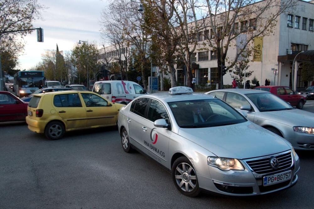 saobraćaj, Foto: Boris Pejović