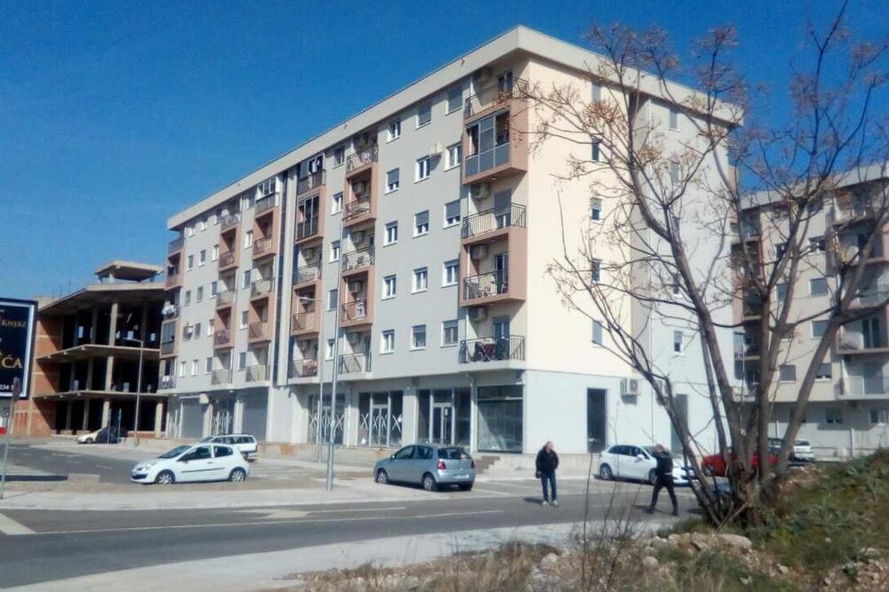 Zgrada "Zetagradnje" na Zabjelu, Foto: Borko Ždero