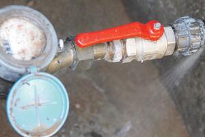 Vlada iz budžeta daje preko 300.000 eura za dugove seoskih vodovoda