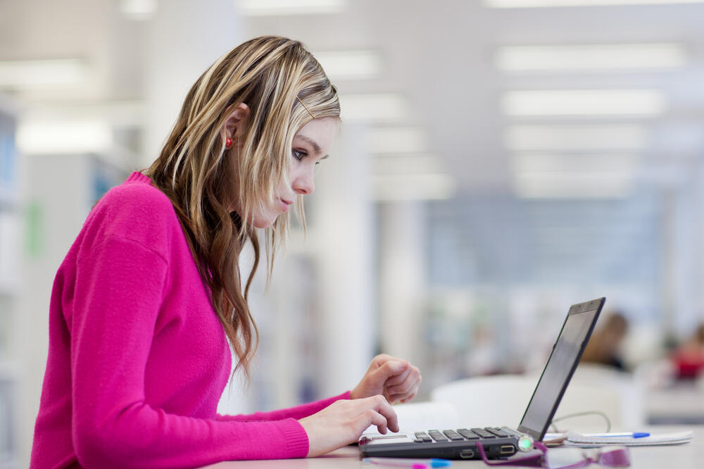 kompjuter, računar, učenik, škola, obrazovanje, Foto: Shutterstock