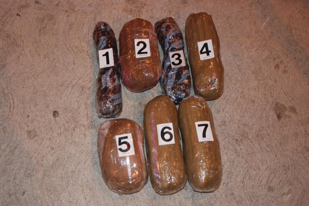 Skank, Debeli brijeg, Foto: Uprava policije