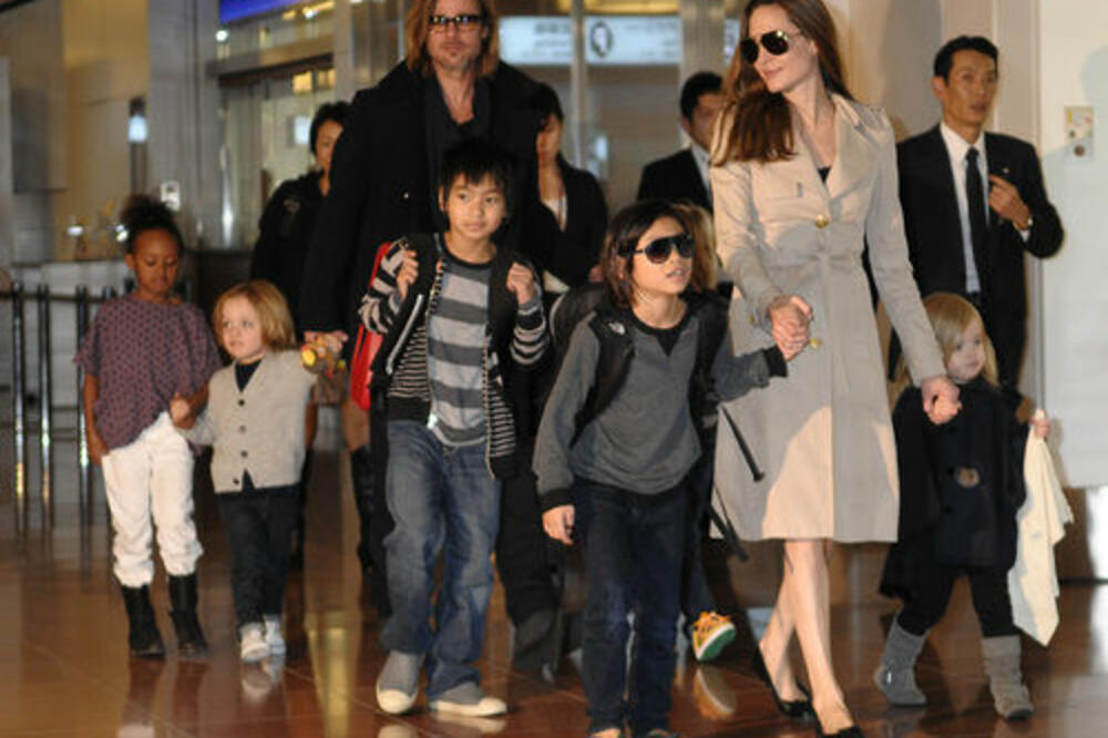 Bred Pit, Anđelina Džoli, djeca, Foto: Thestir.cafemom.com