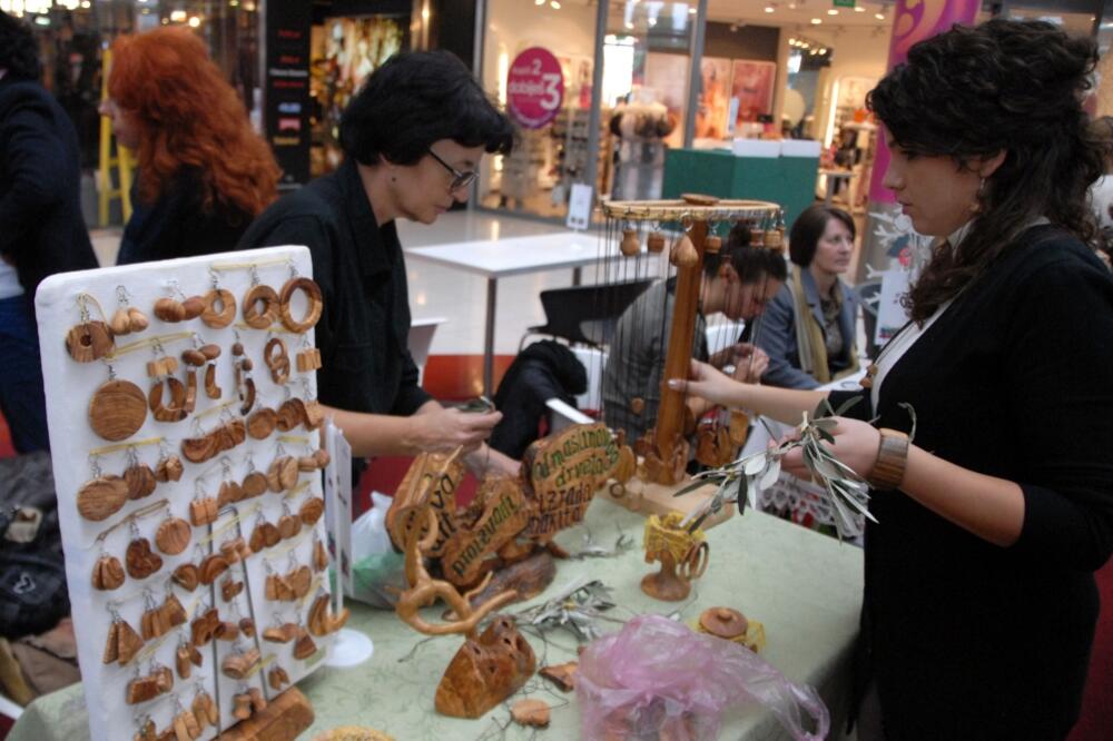 minđuše, bazar, Foto: Luka Zeković