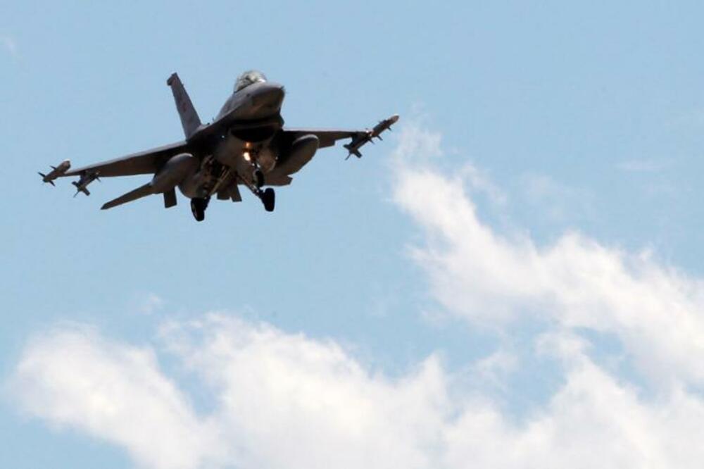 sirijski vojni avion, Foto: Rojter