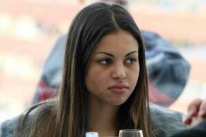 Berluskoni i dalje plaća djevojke sa svojih zabava