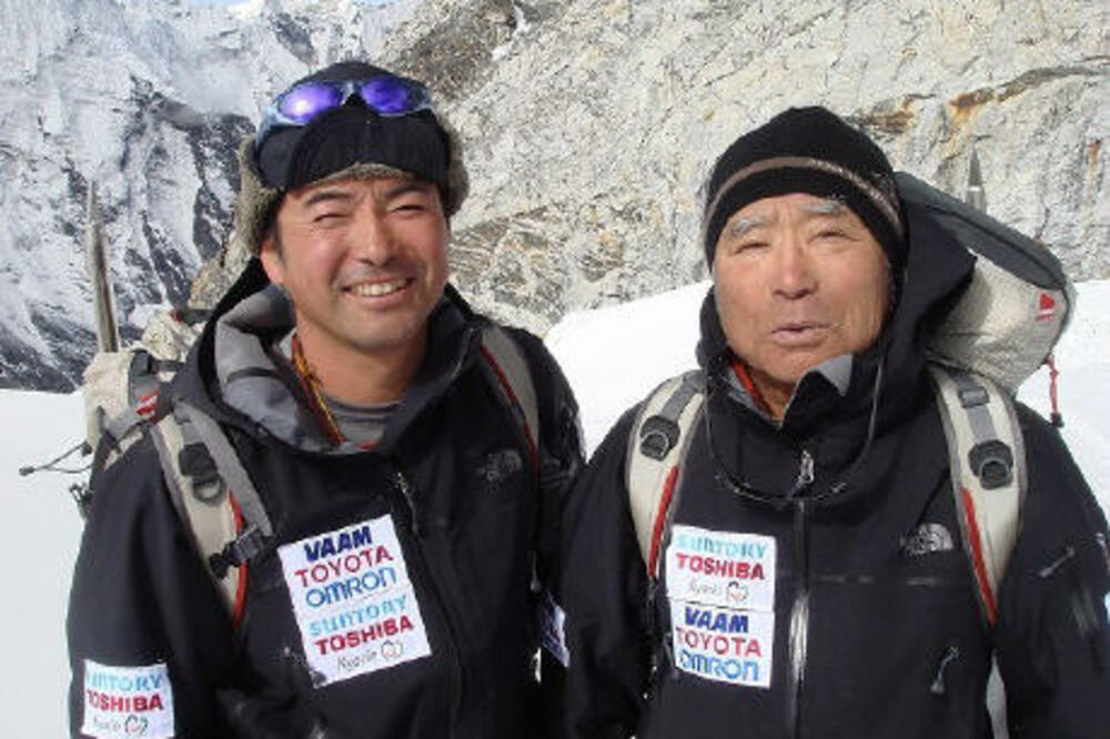 alpinisti, Mont Everest, Foto: Everestnews.com