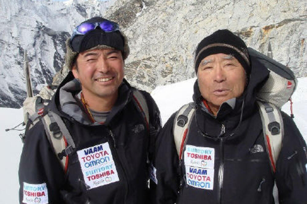 alpinisti, Mont Everest, Foto: Everestnews.com