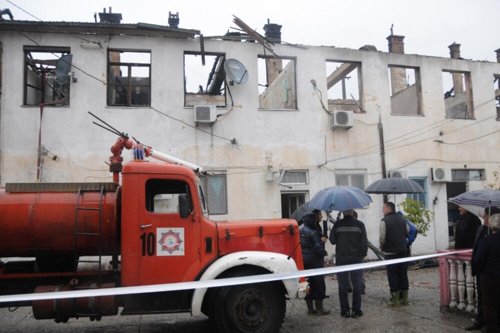 požar zgrada stara Mašinska škola, Foto: Savo Prelević