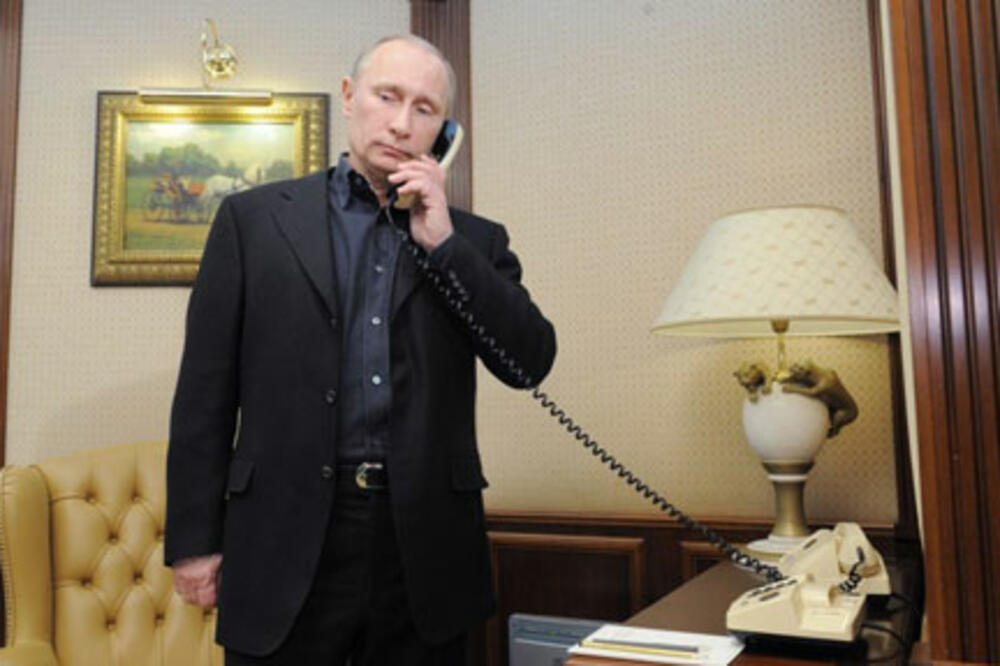 Putin telefonira, Foto: Rojter