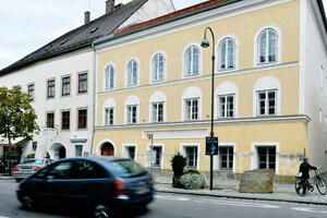 Ruski poslanik želi da kupi i uništi Hitlerovu rodnu kuću