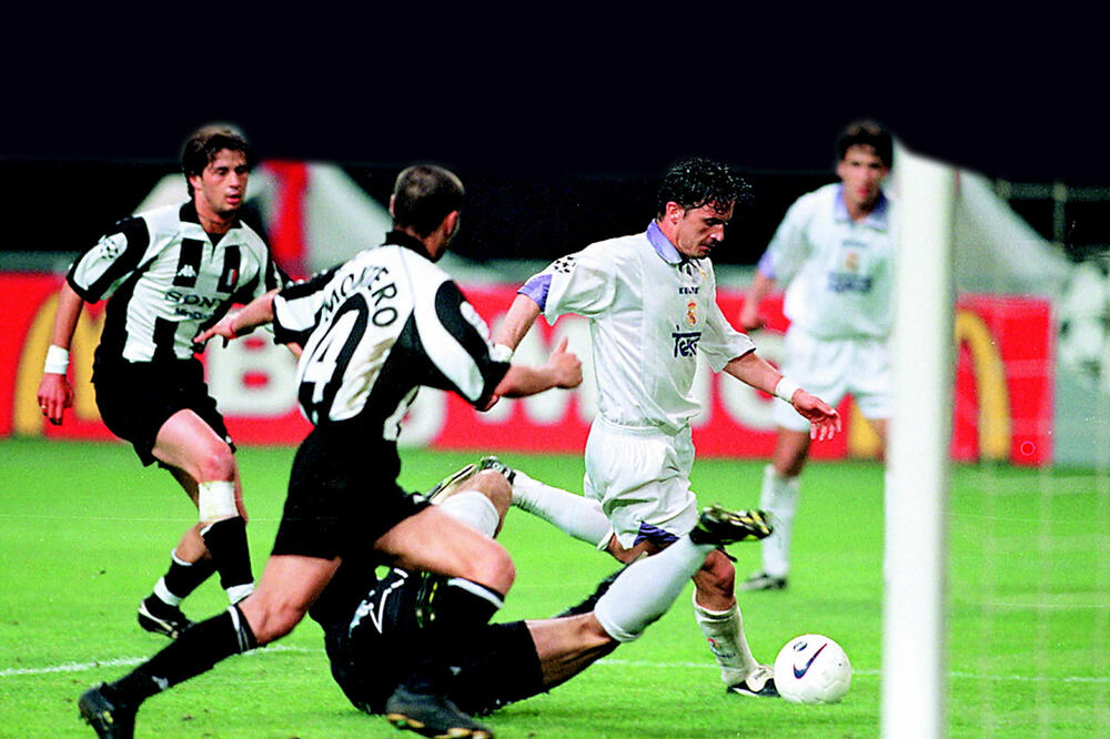 Peđa Mijatović postiže gol za Real u finalu 1998.