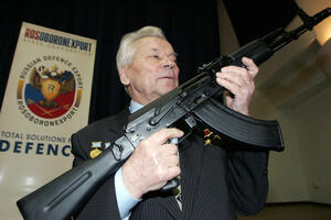 Mihail Kalašnjikov razočaran padom proizvodnje njegove puške