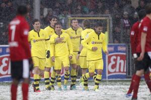 Buđenje Borusije, Šalke se ne zaustavlja