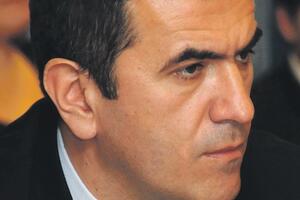 U KAP-u prodaju otpad da bi isplatili plate