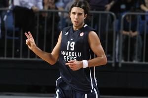 Efes lako sa Cedevitom, PAO slavio u Ljubljani