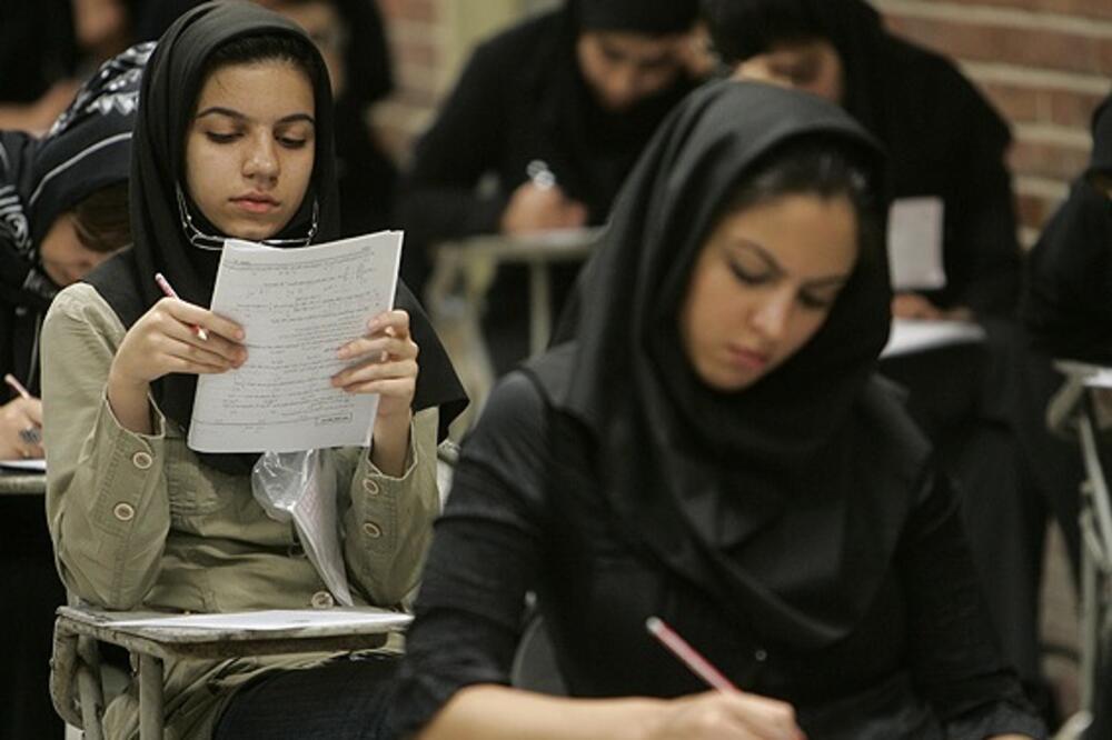 Iran studentkinje, Foto: Naijapidginenglish.com