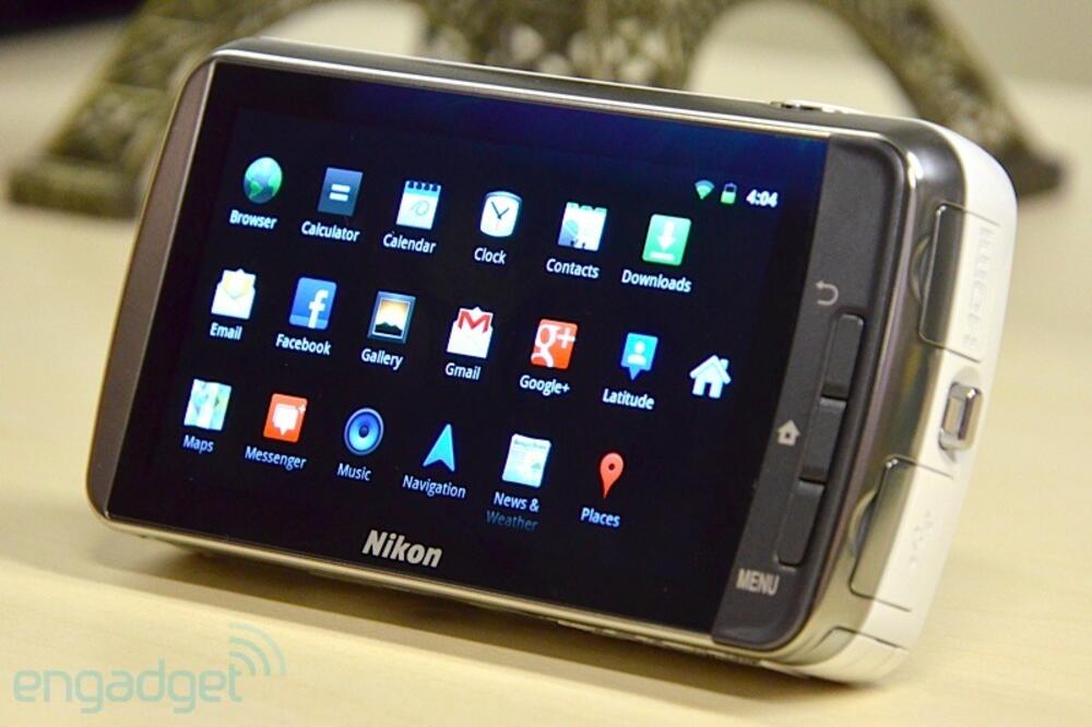 Nikon Coolpix S800c, Foto: Engadget.com
