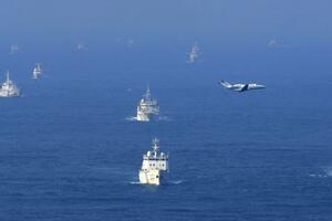 Kineski vojni brodovi blizu japanskog ostrva